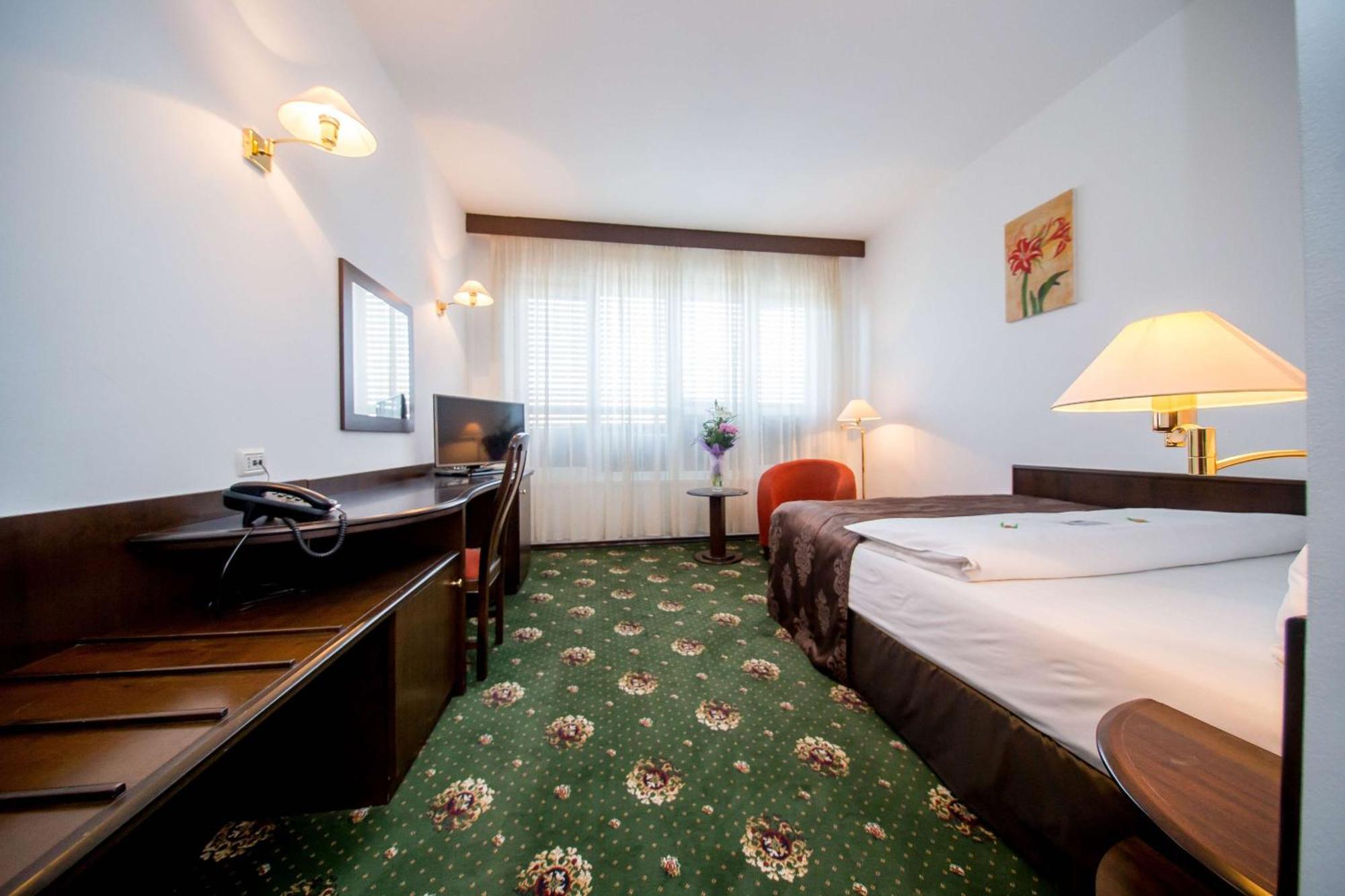 Best Western Central Hotel Arad Eksteriør billede