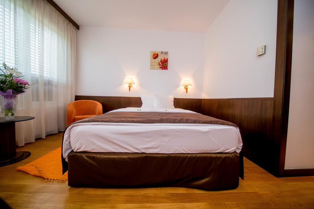 Best Western Central Hotel Arad Eksteriør billede