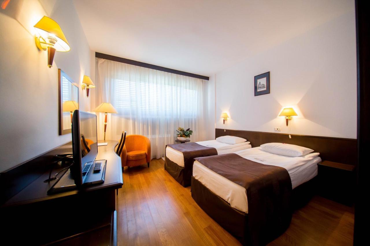 Best Western Central Hotel Arad Eksteriør billede